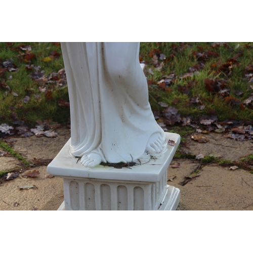 98 - LARGE RESIN GARDEN STATUE OF CLASSICAL MAIDEN CARRYING A WATER JUG
169CM