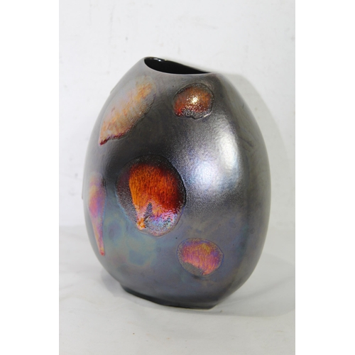 227 - POOLE BALUSTER VASE
19 X 18CM