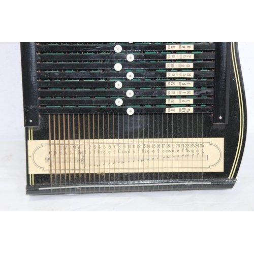 397 - BOXED VINTAGE AUTOHARP