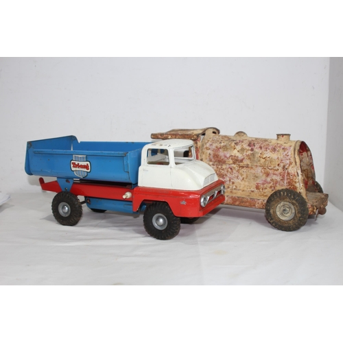 600 - VINTAGE TRI ANG TINPLATE DUMPER TRUCK AND TIN PLATE ENGINE
52CM