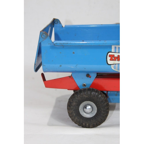 600 - VINTAGE TRI ANG TINPLATE DUMPER TRUCK AND TIN PLATE ENGINE
52CM