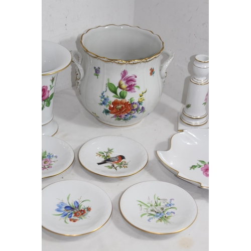 219 - QUANTITY OF DRESDEN CHINA x11