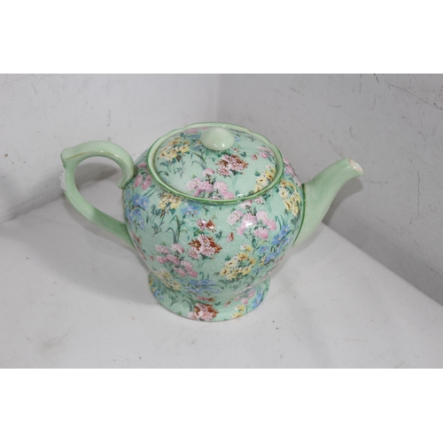 229 - VINTAGE SHELLY MELODY TEASET