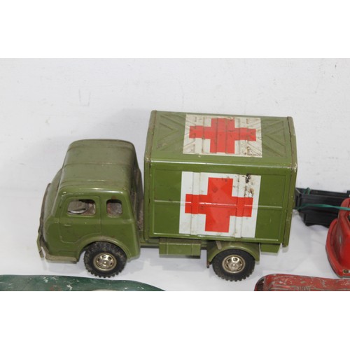 593 - QUANTITY OF VINTAGE TINPLATE AND DIE CAST VEHICLES - IN NEED OF SOME TLC