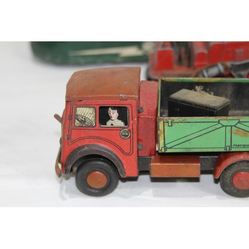 593 - QUANTITY OF VINTAGE TINPLATE AND DIE CAST VEHICLES - IN NEED OF SOME TLC