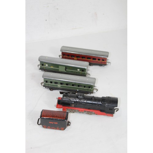 602 - TINPLATE ELECTRIC TRAIN ITEMS