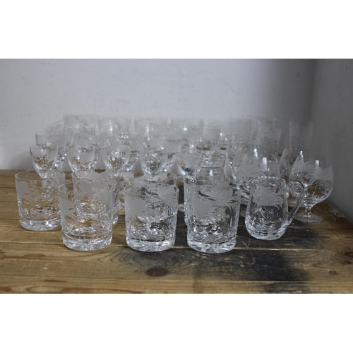 217 - LARGE QUANTITY OF GOOD GLASSWARE