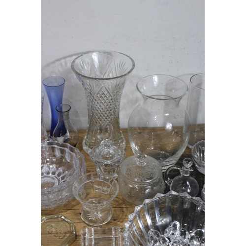 221 - QUANTITY OF GLASSWARE