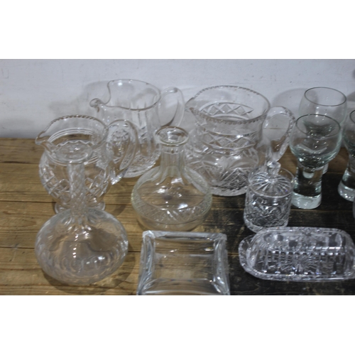 231 - BOX OF GOOD GLASSWARE