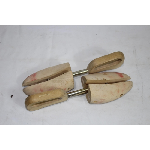 339 - QUANTITY OF WOODEN SHOE STRETCHERS