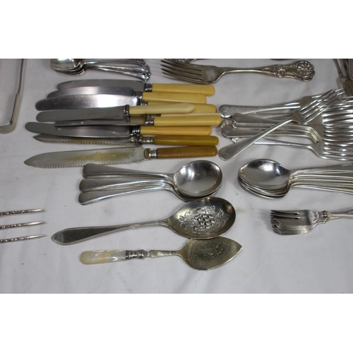 380 - LARGE QUANTITY OF CUTLERY