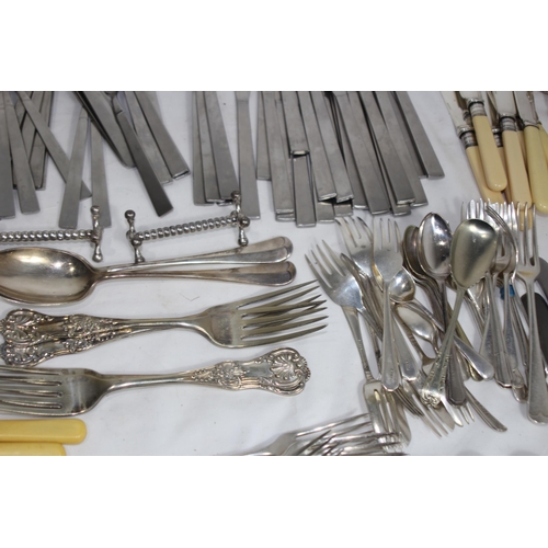 380 - LARGE QUANTITY OF CUTLERY