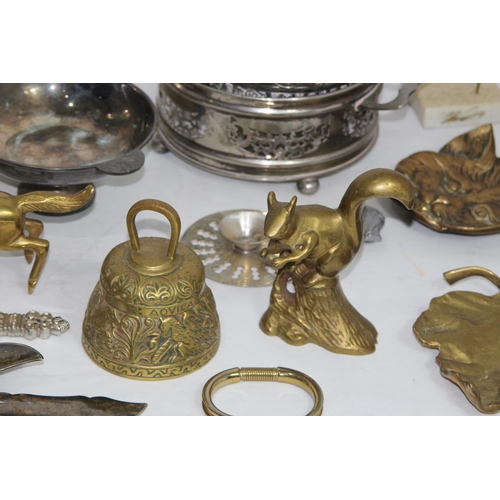 411 - QUANTITY OF BRASS AND METALWARE