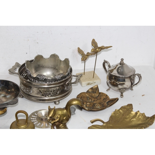 411 - QUANTITY OF BRASS AND METALWARE