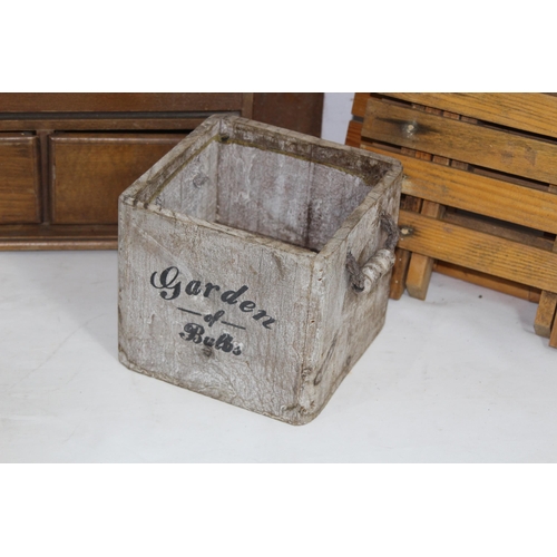 420 - VINTAGE SMALL FOLDING TABLE, SPICE RACK AND BULB BOX
47 X 25CM