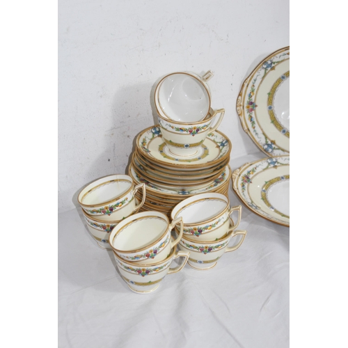 253 - VINTAGE MINTON HELENA TEASET