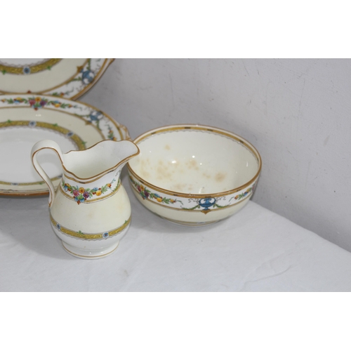 253 - VINTAGE MINTON HELENA TEASET