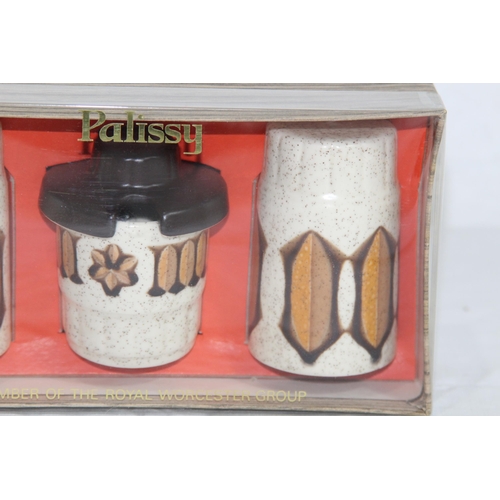 255 - RETRO BOXED PASILLY CONDIMENT SET