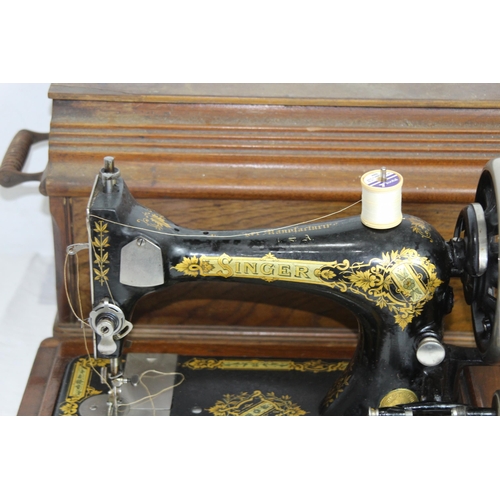 431 - VINTAGE SINGER SEWING MACHINE