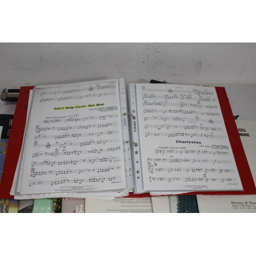 432 - QUANTITY OF MUSIC SHEETS AND STAND