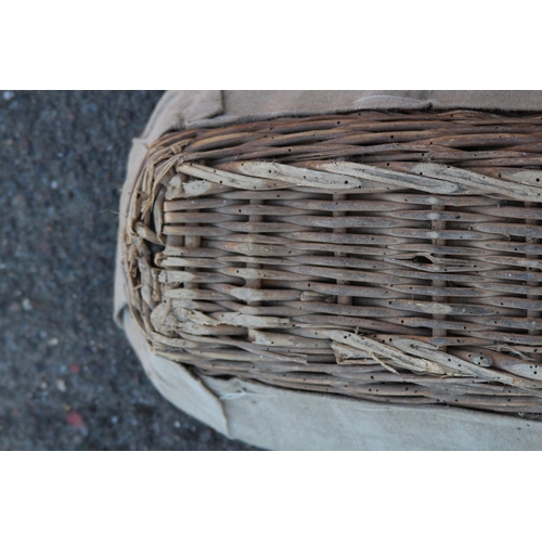 417 - 5 X ANTIQUE FRENCH BAGUETTE BASKETS
80 x 24 x 12cm