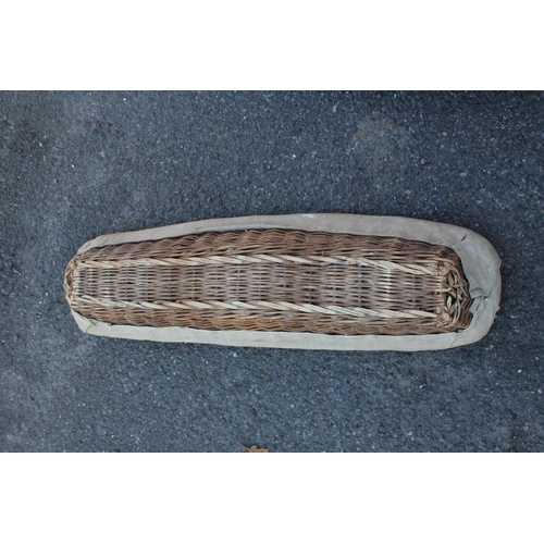 417 - 5 X ANTIQUE FRENCH BAGUETTE BASKETS
80 x 24 x 12cm