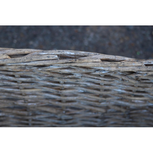 418 - LARGE LOG STYLE BASKET
60 x 36 x 36cm