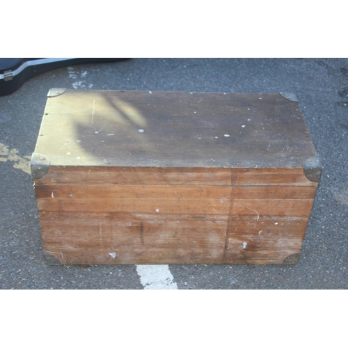 454 - VINTAGE WOODEN TOOL BOX AND TOOLS 
77 X 39 X 40CM