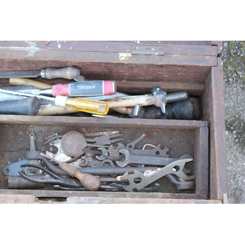 455 - VINTAGE WOODEN TOOL BOX AND TOOLS 
63 X 31 X 27CM