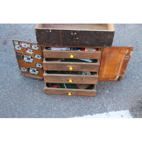 465 - SMALL VINTAGE TOOL CHEST AND CONTENTS AND WOODEN TOOL BOX
38 X 25 X 36CM