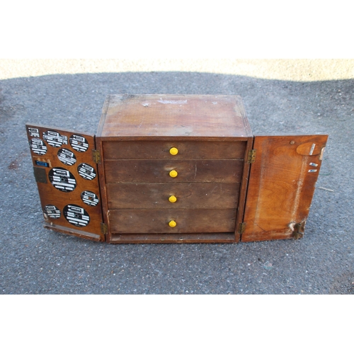 465 - SMALL VINTAGE TOOL CHEST AND CONTENTS AND WOODEN TOOL BOX
38 X 25 X 36CM