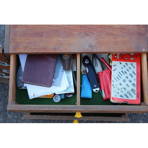 465 - SMALL VINTAGE TOOL CHEST AND CONTENTS AND WOODEN TOOL BOX
38 X 25 X 36CM