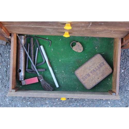 465 - SMALL VINTAGE TOOL CHEST AND CONTENTS AND WOODEN TOOL BOX
38 X 25 X 36CM