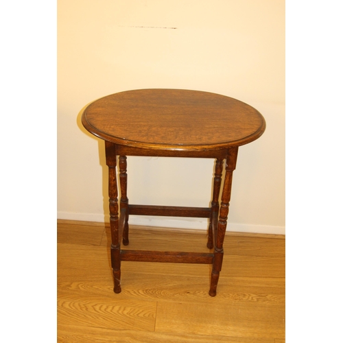 31 - 4 X ANTIQUE SIDE TABLES 
59 X 72CM