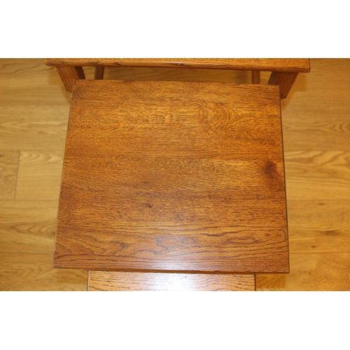 32 - OAK BARLEY TWIST NEST PLUS ONE OTHER TABLE
51 X 41 X 46CM