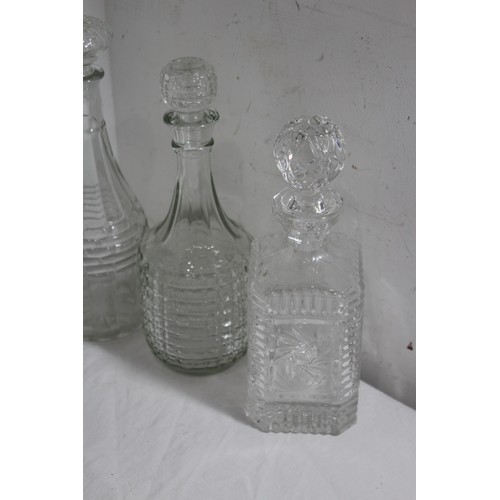 272 - QUANTITY OF DECANTERS x7