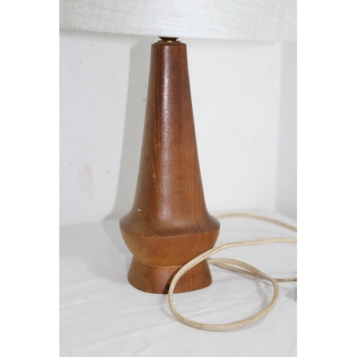 191 - RETRO TEAK  LAMP
42CM