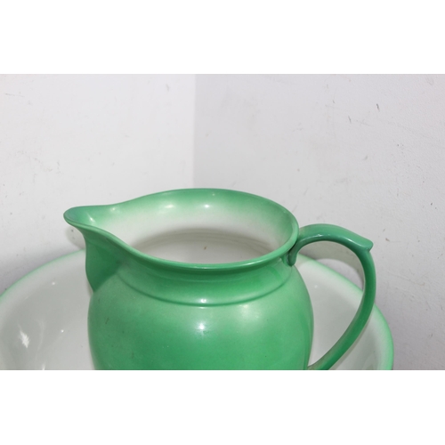 261 - VINTAGE WASHBOWL AND JUGS
41 X 25CM