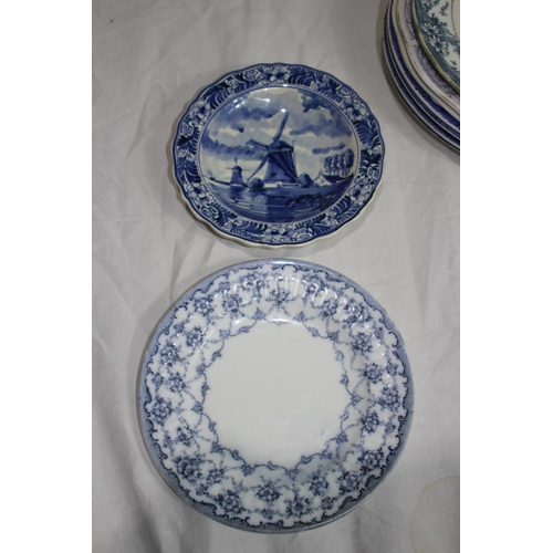 265 - QUANTITY OF ANTIQUE BLUE AND WHITE CHINA ETC