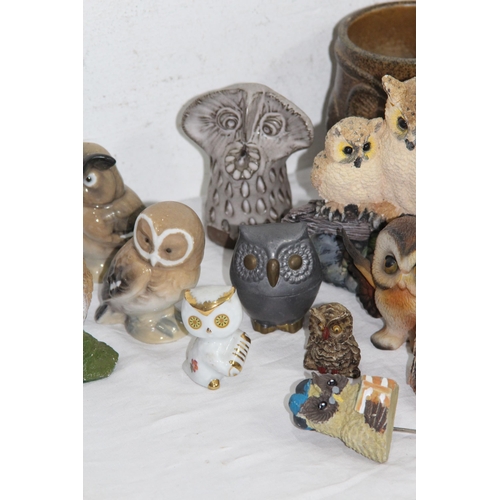 266 - LARGE QUANTITY OF OWL FIGURES ETC