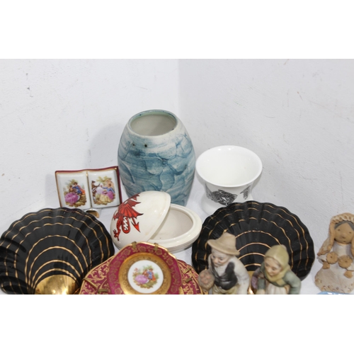 269 - LARGE QUANTITY OF MINIATURE AND SMALL CHINA ITEMS