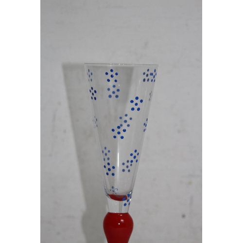 273 - SET OF 6 RETRO ORREFORS CLOWN CHAMPAGNE GLASSES BY ANN NILSSON
27CM