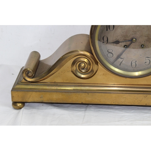 467 - VINTAGE LARGE SOLID BRASS MANTLE CLOCK
67 X 35CM