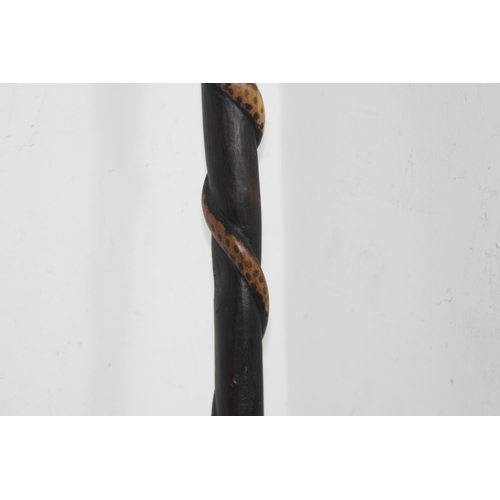 474 - ORNATE AFRICAN WALKING CANE
92CM