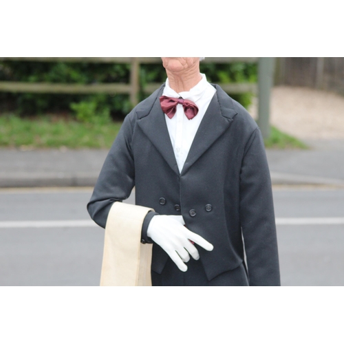 478 - DUMB WAITER IN THE STYLE OF A BUTLER
193CM