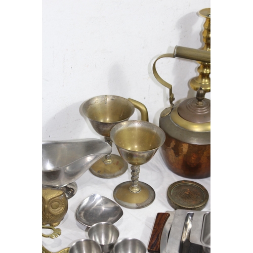 489 - QUANTITY OF BRASS AND METALWARE