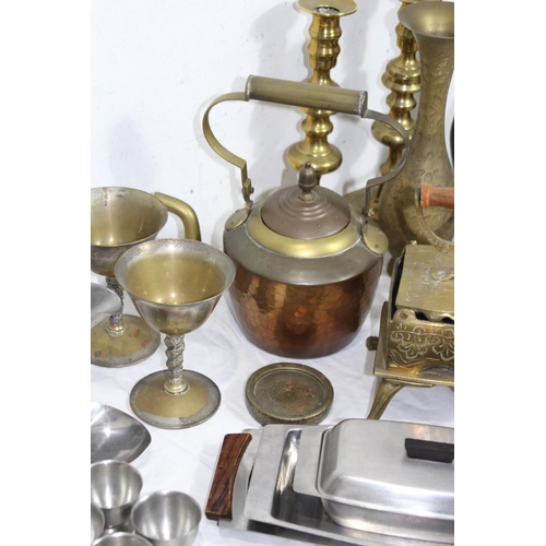 489 - QUANTITY OF BRASS AND METALWARE