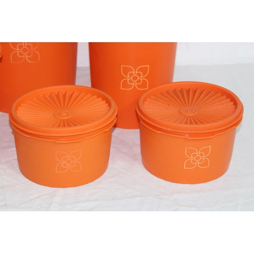 494 - RETRO ORANGE HARVEST TUPPERWARE SET