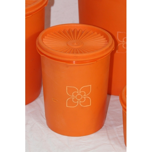 494 - RETRO ORANGE HARVEST TUPPERWARE SET