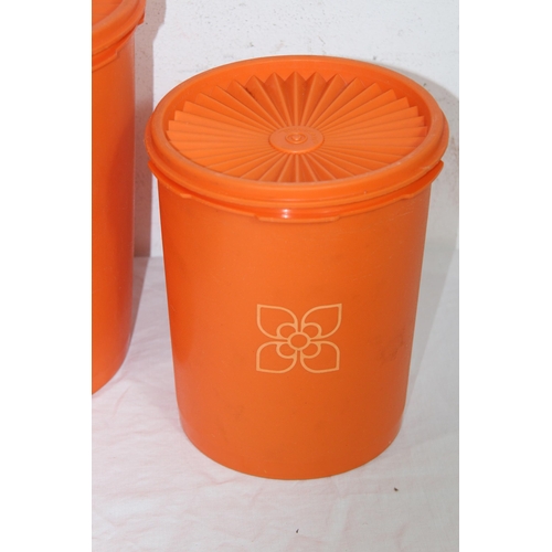 494 - RETRO ORANGE HARVEST TUPPERWARE SET